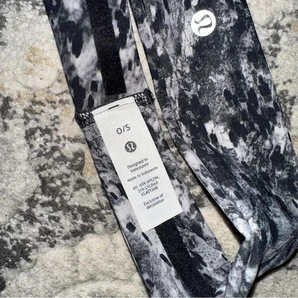 Lululemon fly away tamer headband new